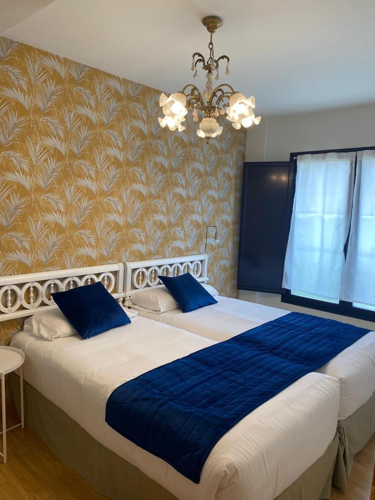 Apartamentos Palacio Azcarate Calle Calvario Ezcaray Buitenkant foto
