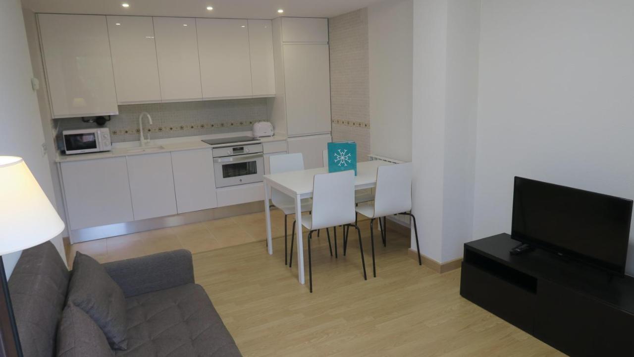 Apartamentos Palacio Azcarate Calle Calvario Ezcaray Buitenkant foto