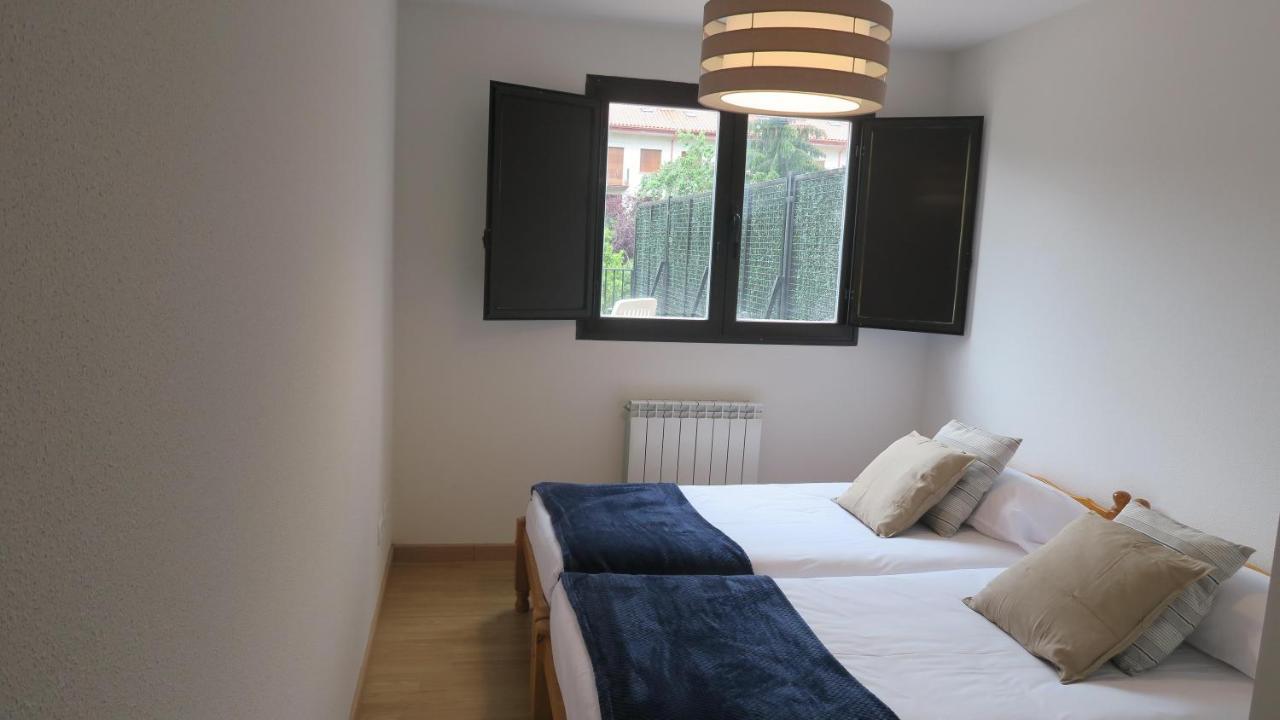 Apartamentos Palacio Azcarate Calle Calvario Ezcaray Buitenkant foto