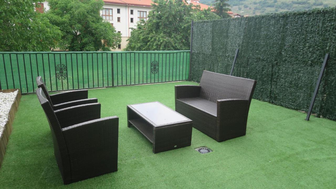 Apartamentos Palacio Azcarate Calle Calvario Ezcaray Buitenkant foto